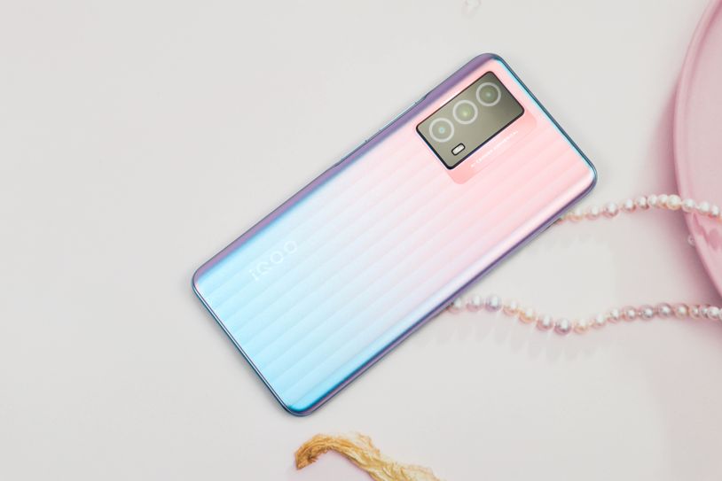 新机首发iqooz5详细体验,iqooz5除了游戏其它性能怎么样