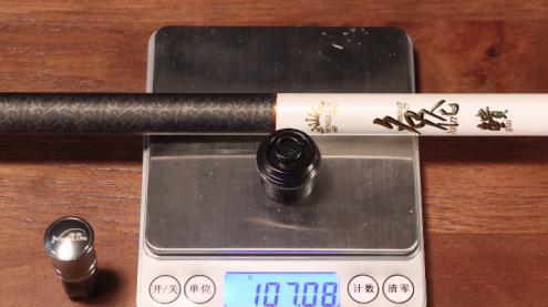 细硬峰的鱼竿怎么没有防抱死槽,名伦青龙鱼竿正品有防抱死吗