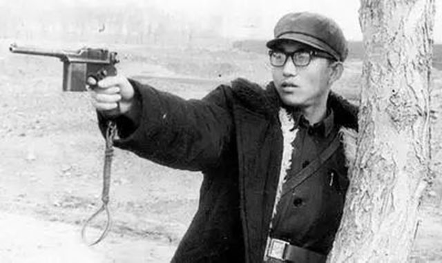 驳壳枪是被淘汰的军枪吗,驳壳枪现在中国还有多少