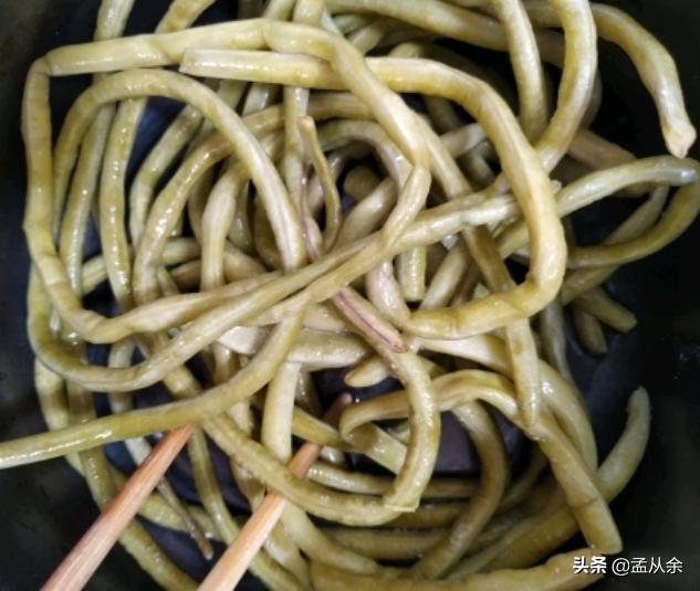豆角酸菜怎么泡又酸又脆,酸豆角怎么泡又脆又好吃放糯米水