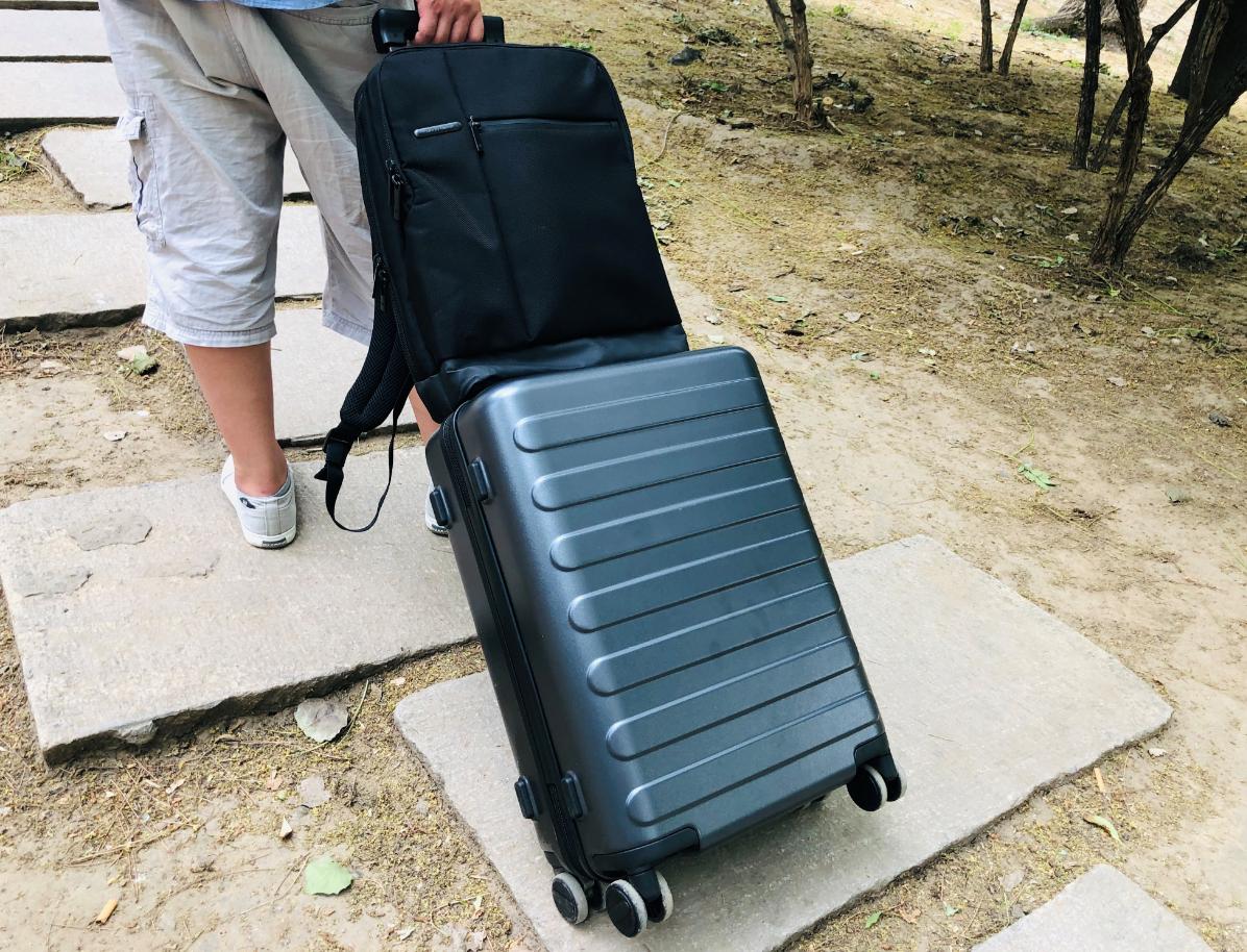 小米20寸行李箱能装多少东西,小米90分行李箱钛金灰20寸