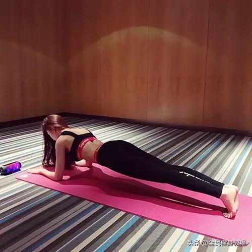 平板支撑正确姿势初级版,正确掌握平板支撑只需2分钟