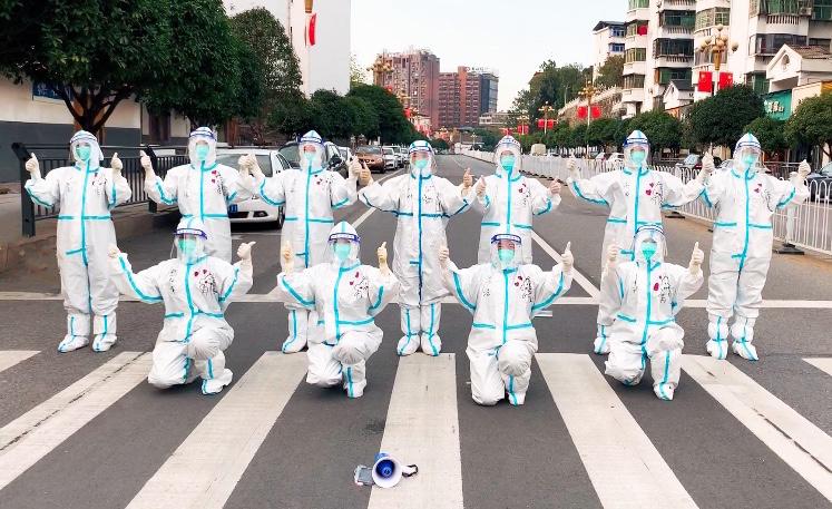 援鄂医疗队战疫日记,致敬抗疫志愿者绘画