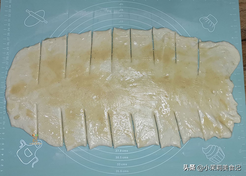 烙饼时用热水烫面粘手怎么办,烙饼里面抹油