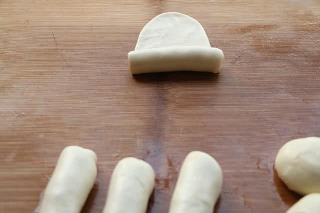 老北京绿豆饼外皮太酥了,绿豆饼圆的厚的外皮像炸过一样