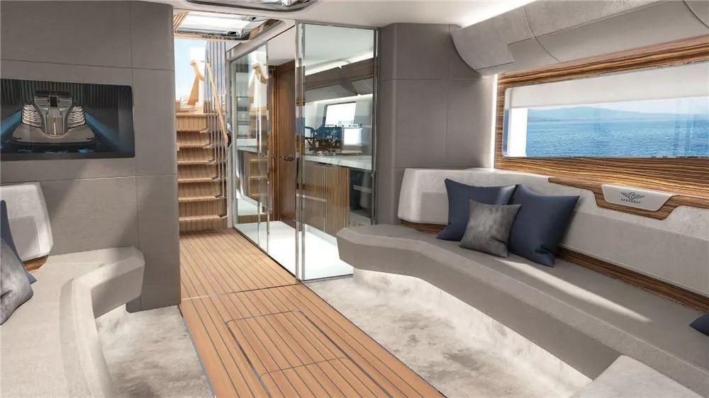 开过我们的豪车，再坐一坐我们的游艇！