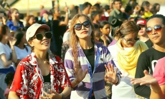 为什么今年很多人在柬埔寨生活,为什么现在身边那么多人去柬埔寨