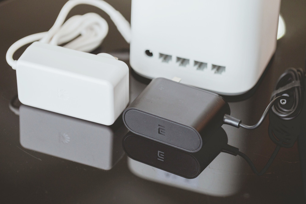 光荣路由pro对比pro2,光荣路由pro和小米路由器哪个好