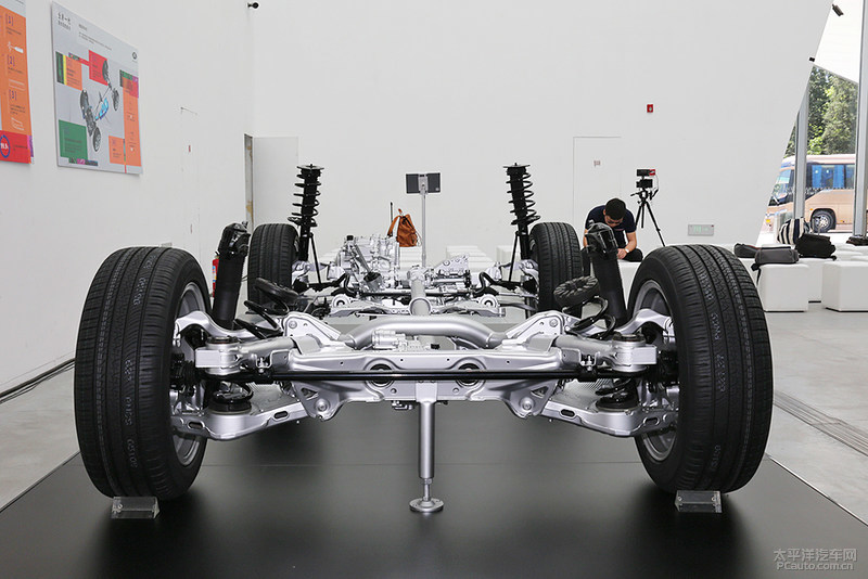 全新揽胜极光越野表现,全新一代路虎揽胜极光车评