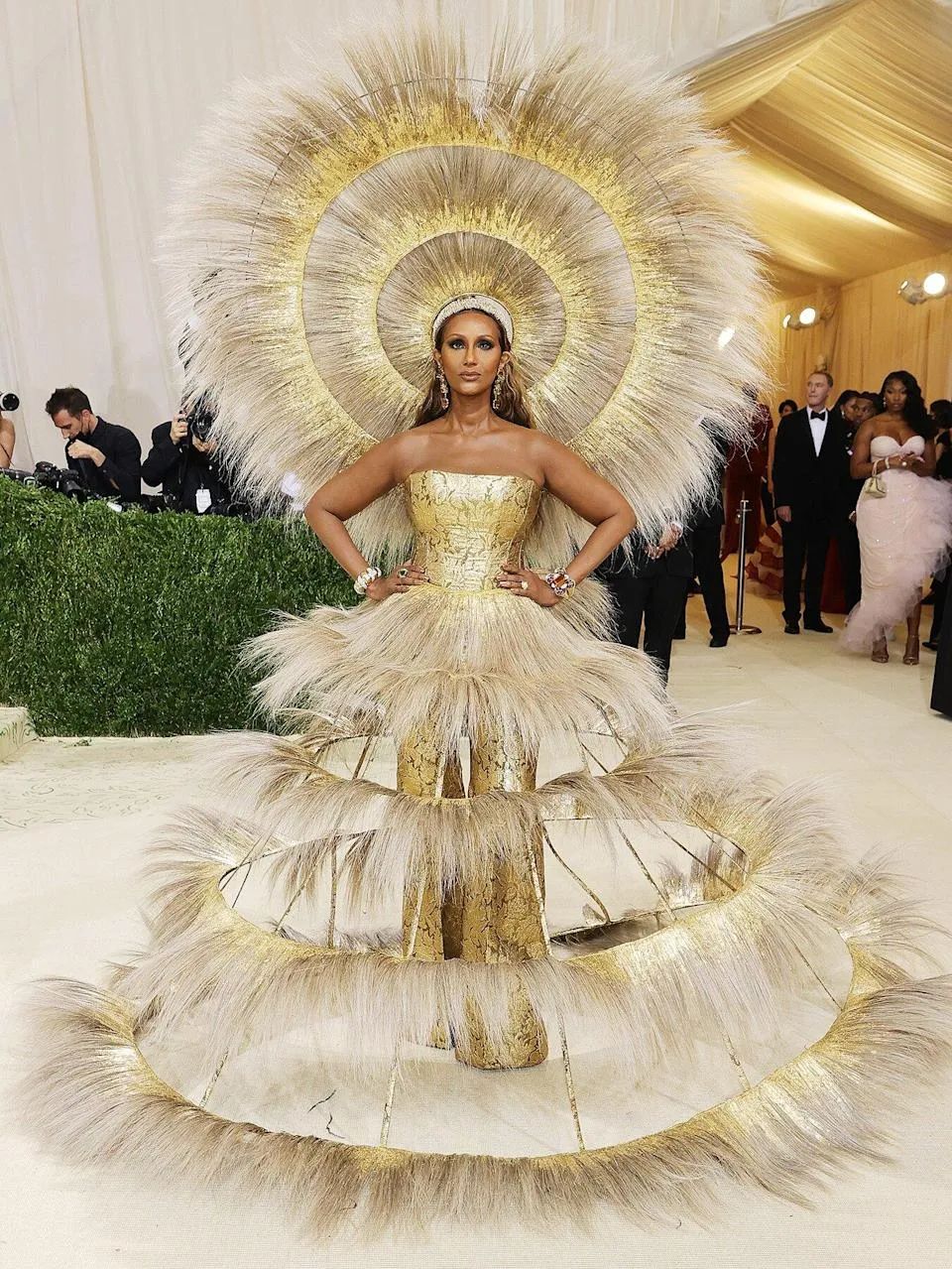 谷爱凌metgala红毯2021,红毯经典造型metgala