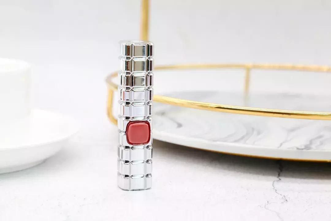 口红试色真实测评不拔干,口红真实试色不说话