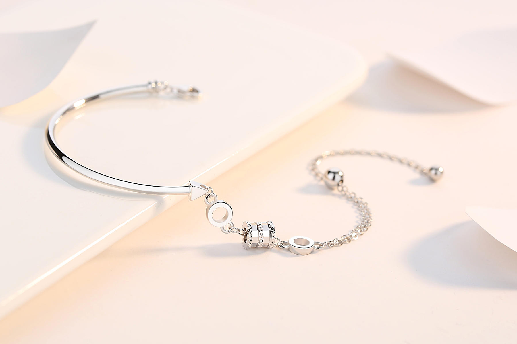 晶莹剔透的手链好看又时尚,低调而不失奢华的手链