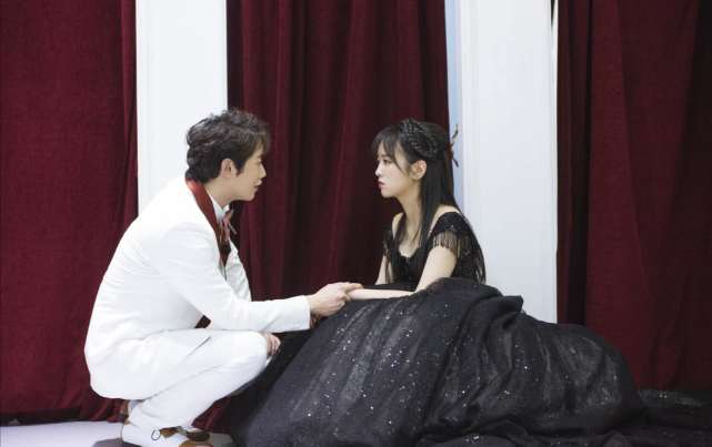 刘泳希婚礼穿黑衣服,刘泳希婚礼穿黑衣