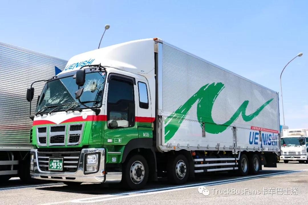 日本高速公路服务区随拍！卡车居然都这么帅