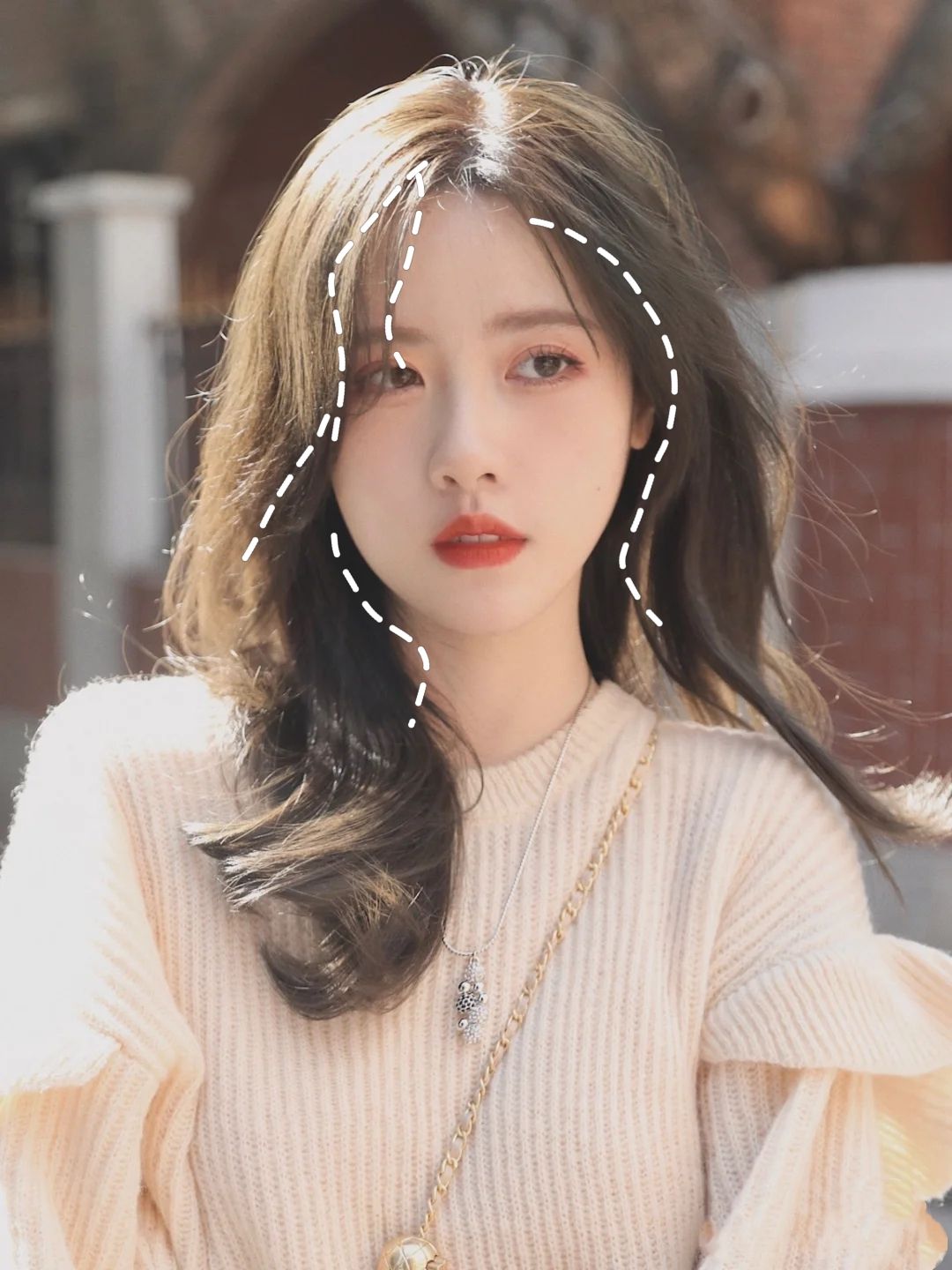 烫卷发今年流行哪种颜色,减龄显小的烫发是你最佳选择