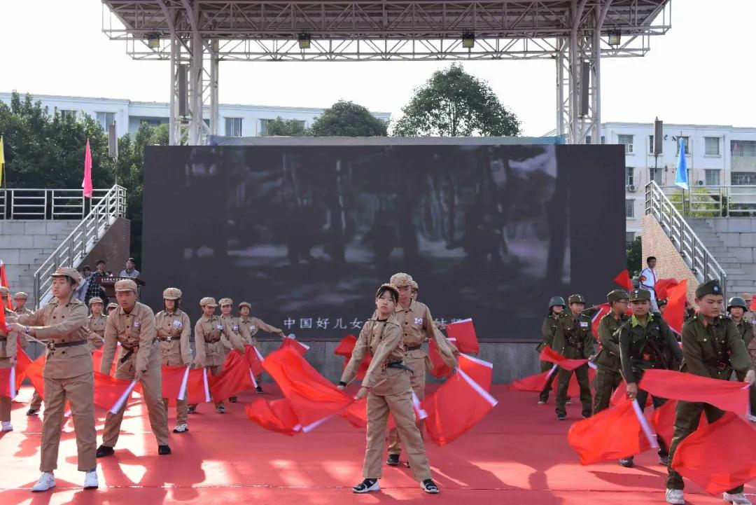 机器人在技能大赛上尬舞,世界机器人舞冠军挑战赛