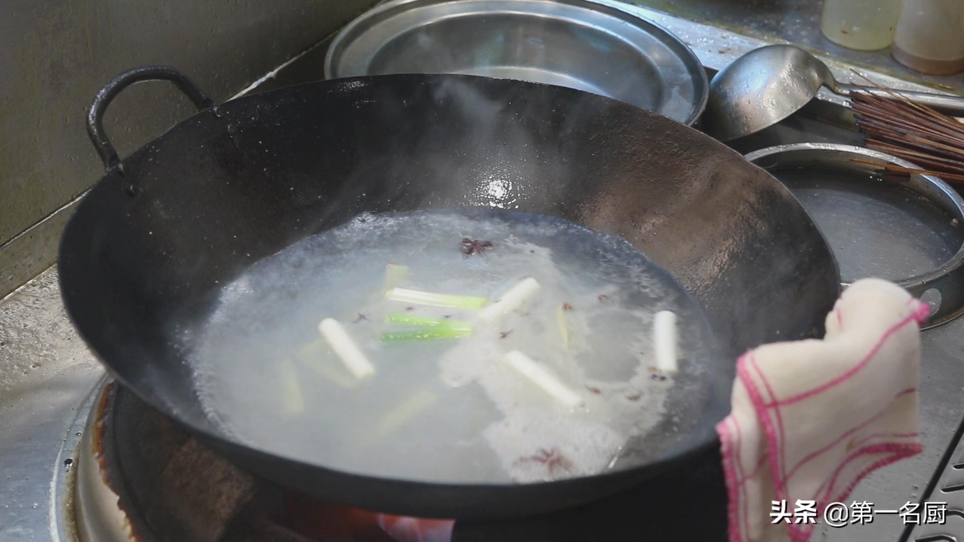 老鸭汤自己在家炖怎么才好吃,广东人夏天老鸭汤怎么炖好喝最好