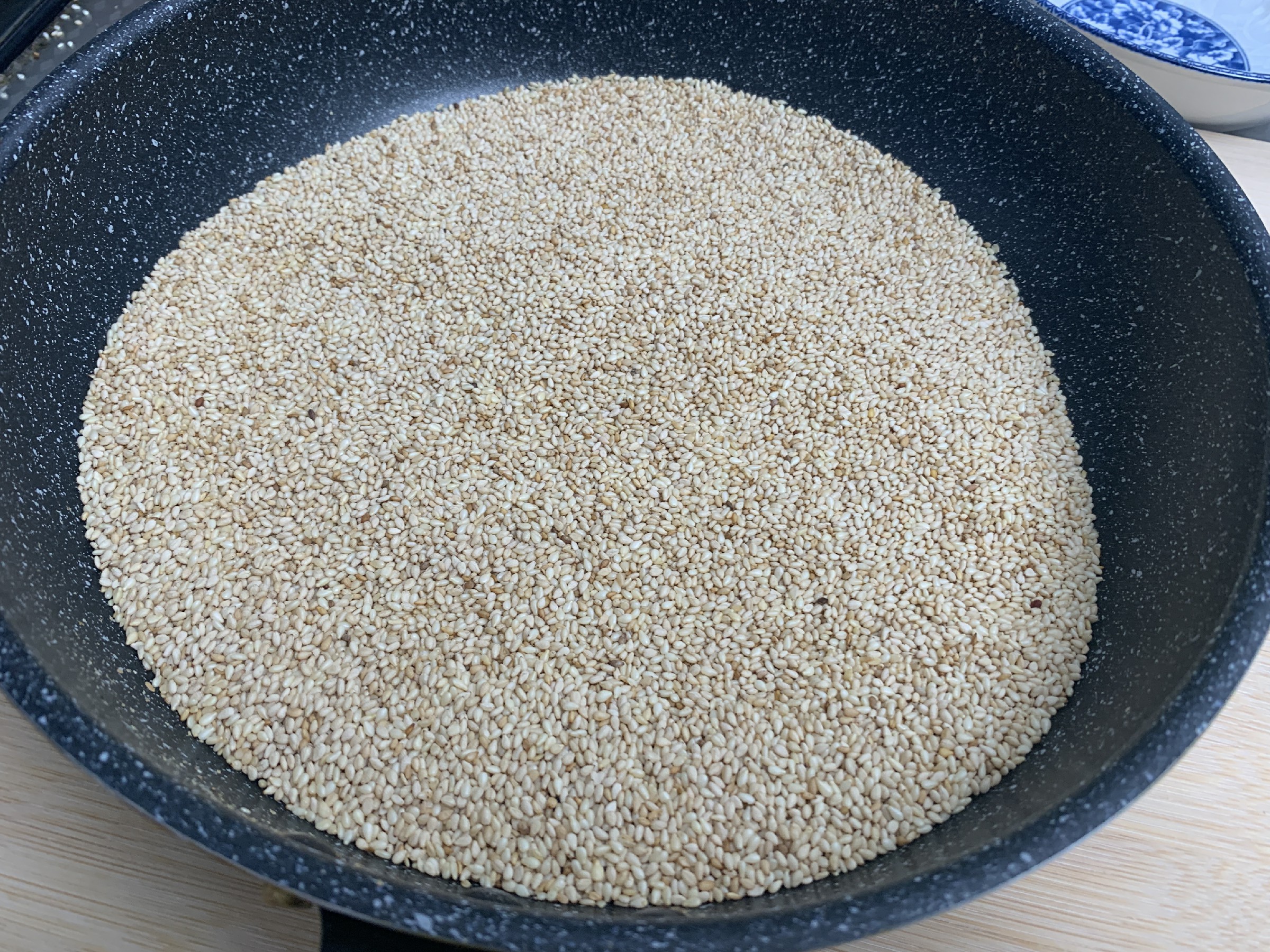 想吃芝麻酱不用买,如何做芝麻酱不用加酵母粉