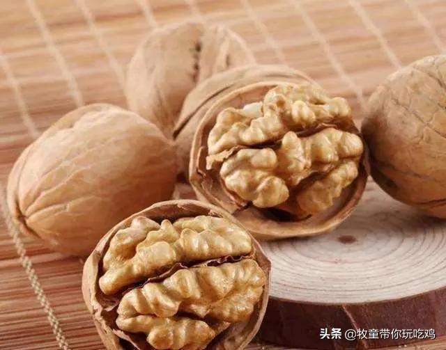 核桃里面的皮怎么好剥,核桃皮太硬怎么处理