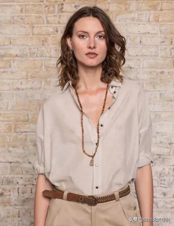 这个秋天跟衬衫很配,法国女人初秋衬衫穿搭