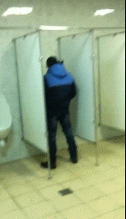 搞笑gif跟着妹子的节拍摇起来,敲锣打鼓甩头搞笑gif