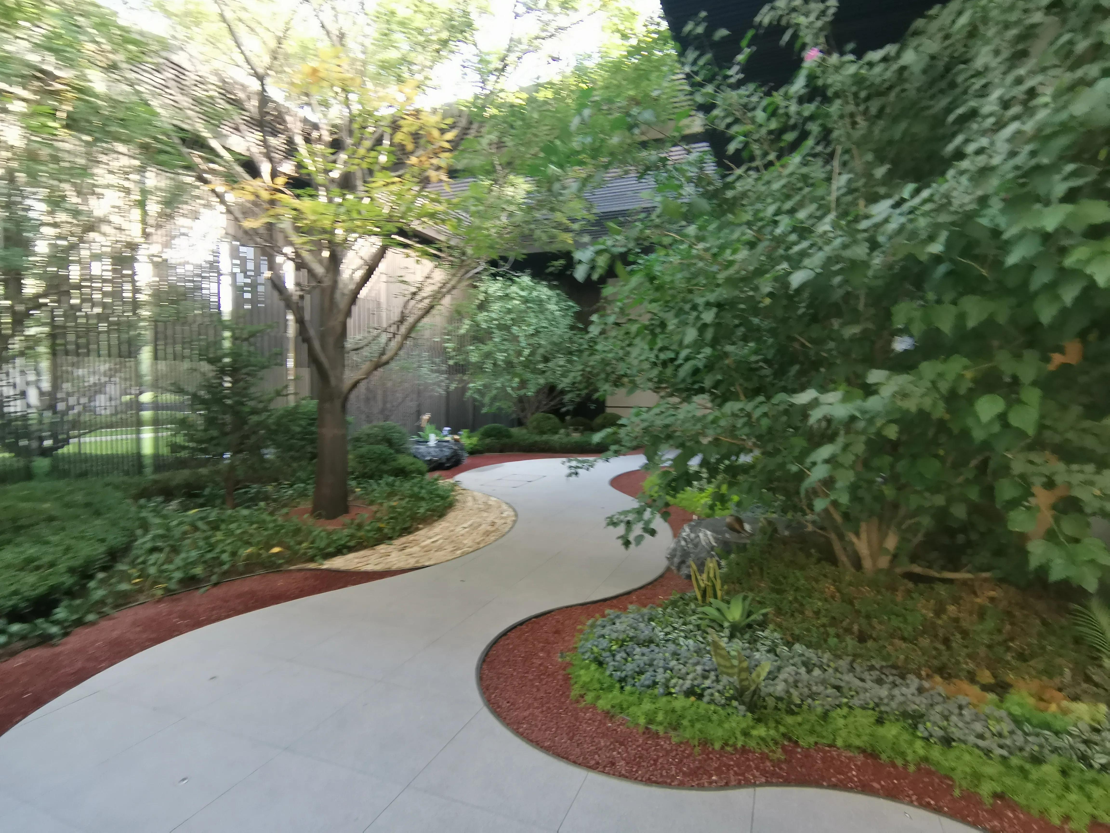 这给开发商逼的！沈阳某售楼处都开夜场，号称通宵不打烊