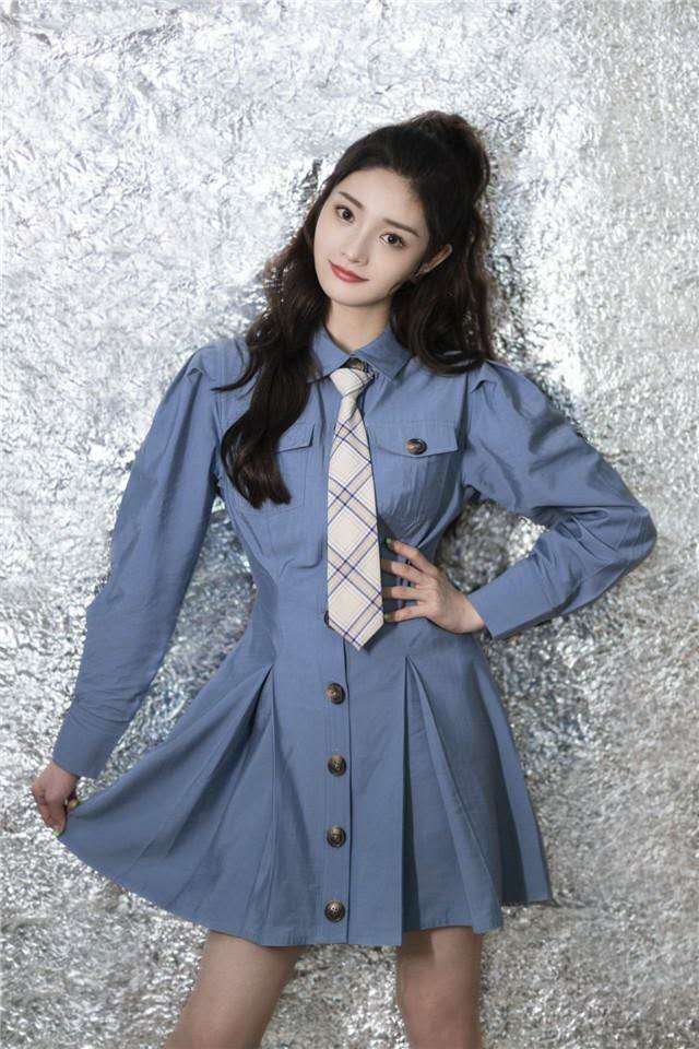 头型小的圆脸女生适合的发型,圆脸女生适合的发型有以下几种