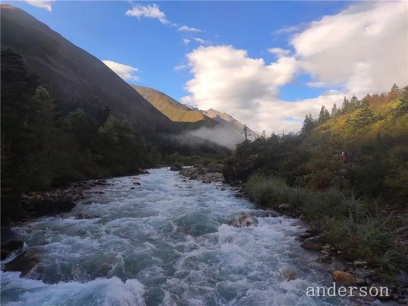 陪着贡嘎过仲秋，深夜听到女生的尖叫（上）