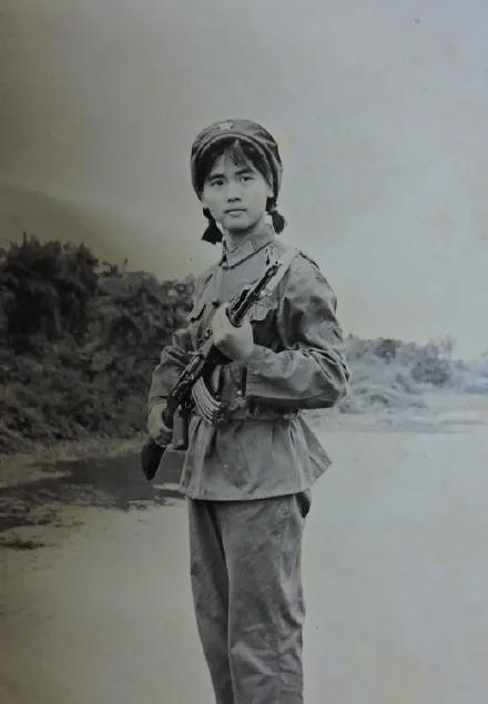 边境轮战小故事-豆腐、黃鼠狼与小狗