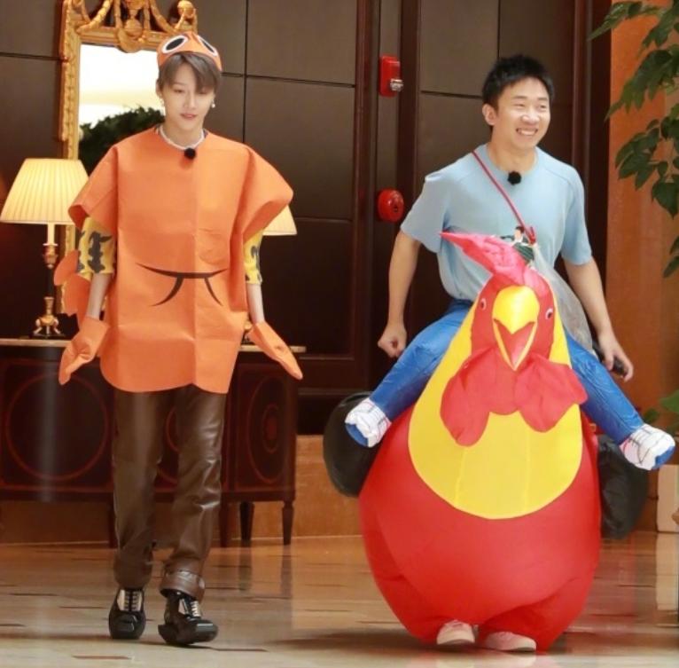 刘雨昕脸上有白点图片,刘雨昕脸上出现白点