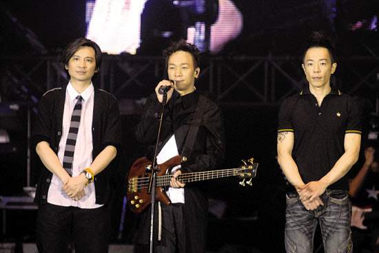 黄家驹离世后beyond为何没解散,黄家驹死后beyond怎么没有解散