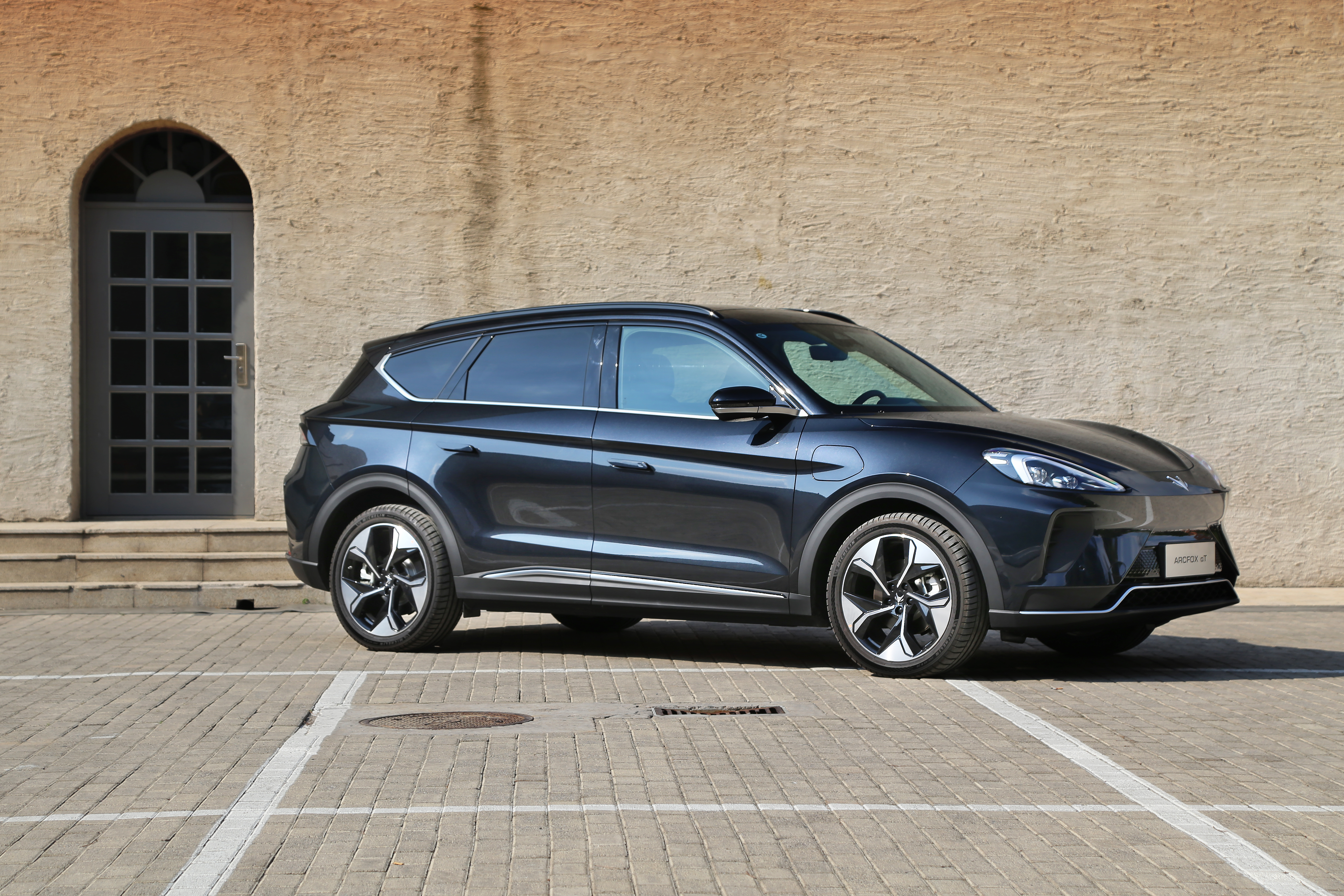 极狐阿尔法t细节图,极狐阿尔法T新能源车好车