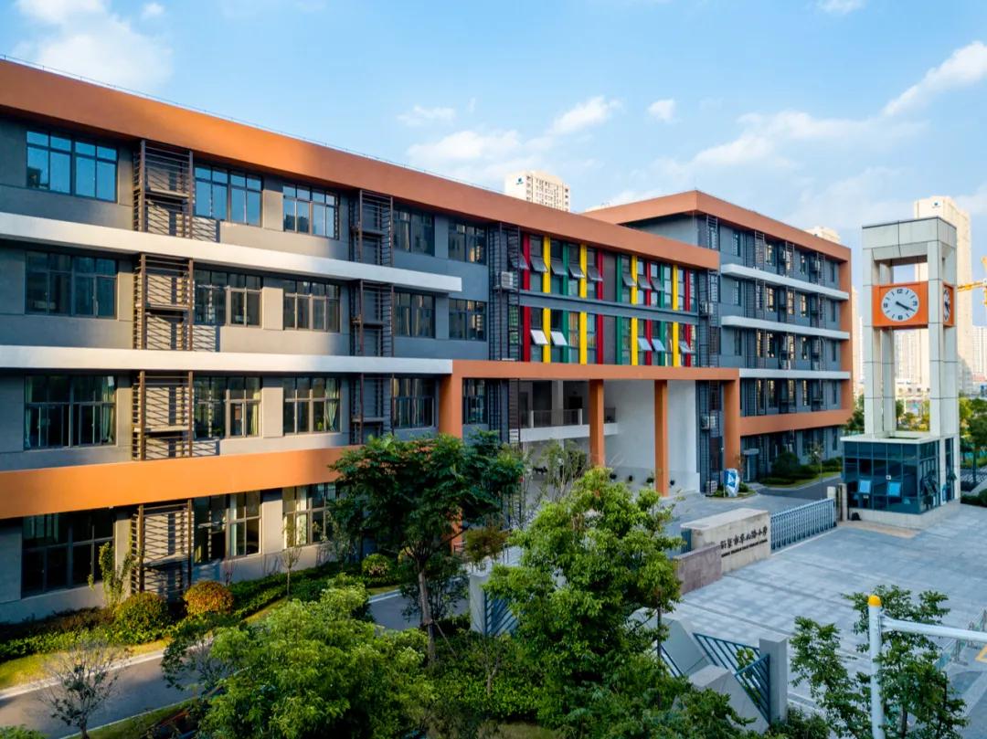 南京这所新校藏不住了！我们发现了几百封来信……