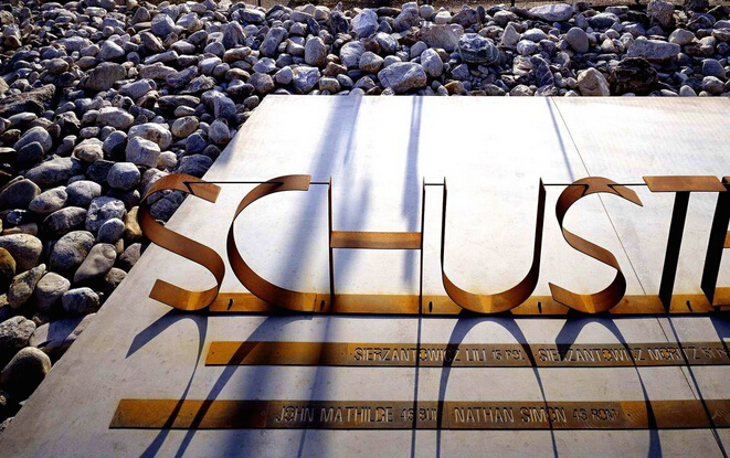 锈蚀耐候钢板表面需要处理么,耐候钢板在景观中的应用