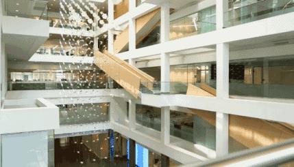 美得足以让人忘记时间流逝,美得让人静止的瞬间