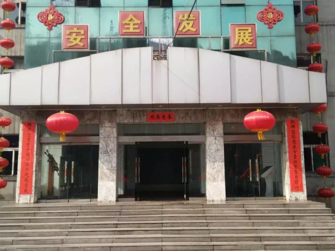 一年一度迎春节送春联活动,年越来越近又到写春联的日子