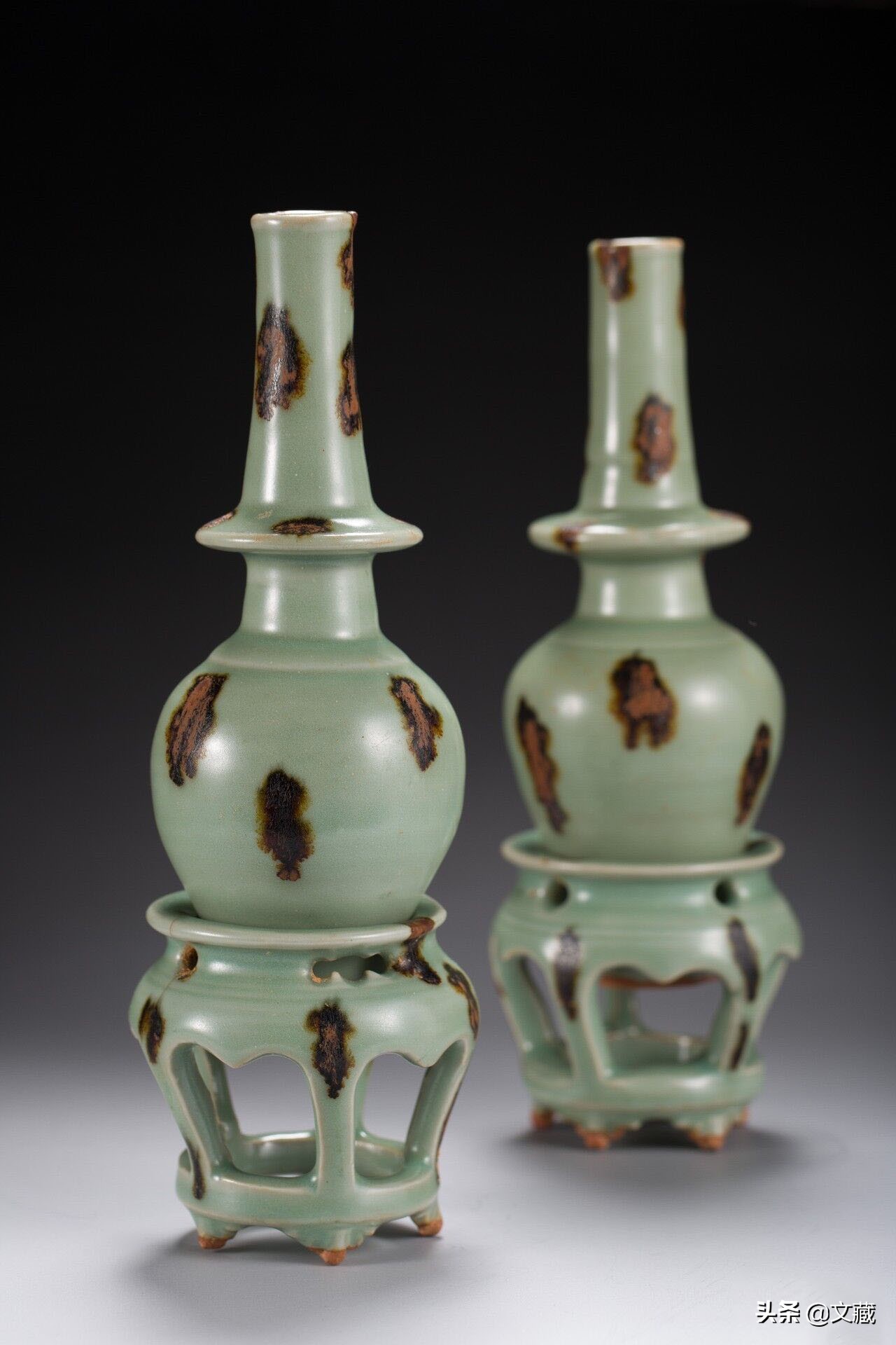 元代龙泉釉特征,元龙泉窑青瓷褐斑点彩玉壶春瓶