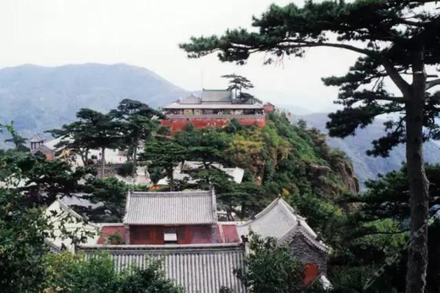 北京有什么寺庙可以烧香拜佛,祈福最好的寺庙北京