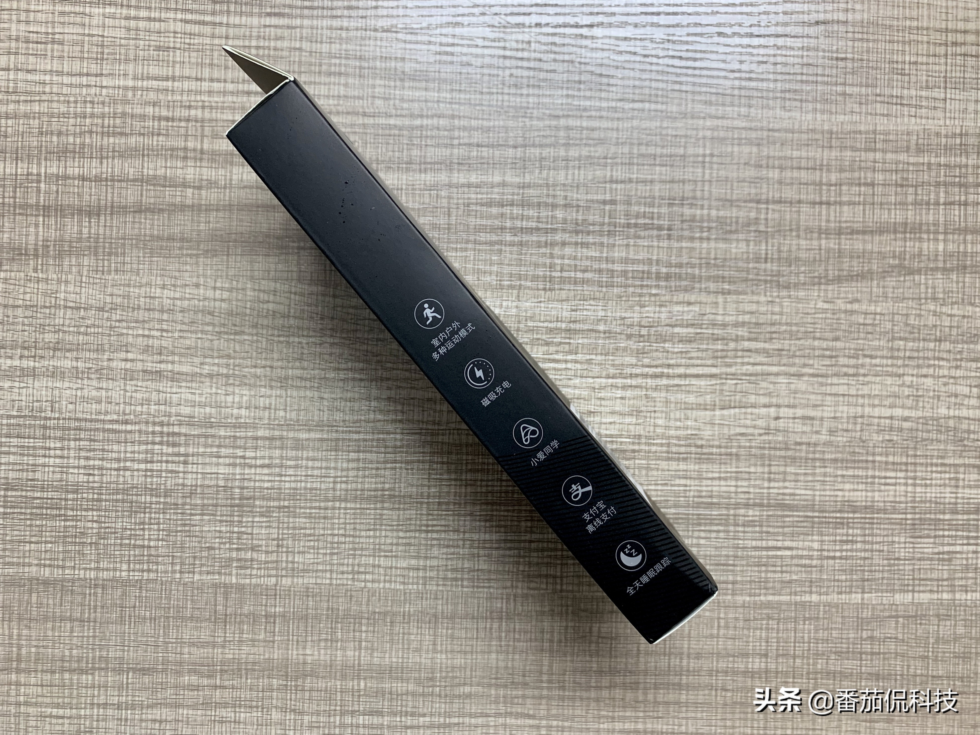 小米手环3和小米手环5,小米手环5和小米手环3手环通用吗