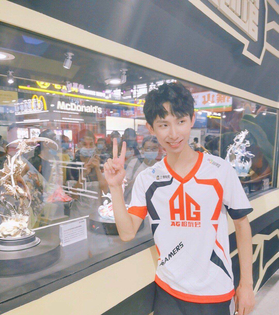 梦泪巅峰时期的工资多少,有一种差距叫工资和年薪