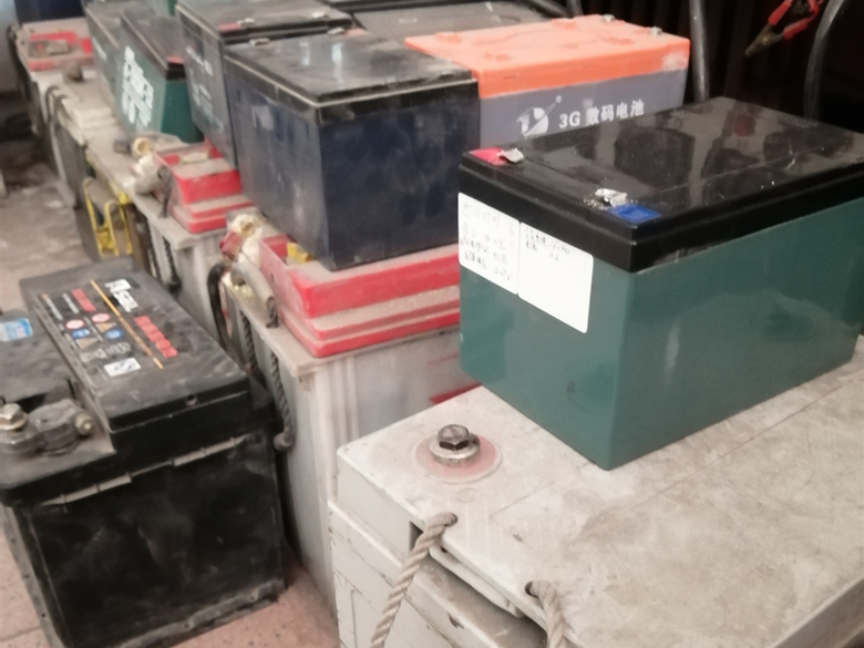 12伏电瓶怎么修复电池,电瓶修复如何快速检测电池的好坏