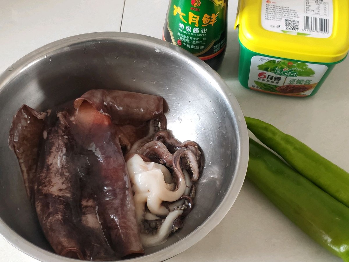 怎么做鱿鱼才好吃铁板鱿鱼,铁板鱿鱼简单实惠做法