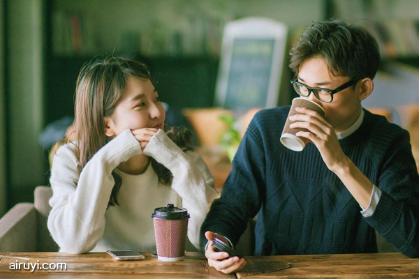 情侣之间必做10件事,情侣间必做的十件小事