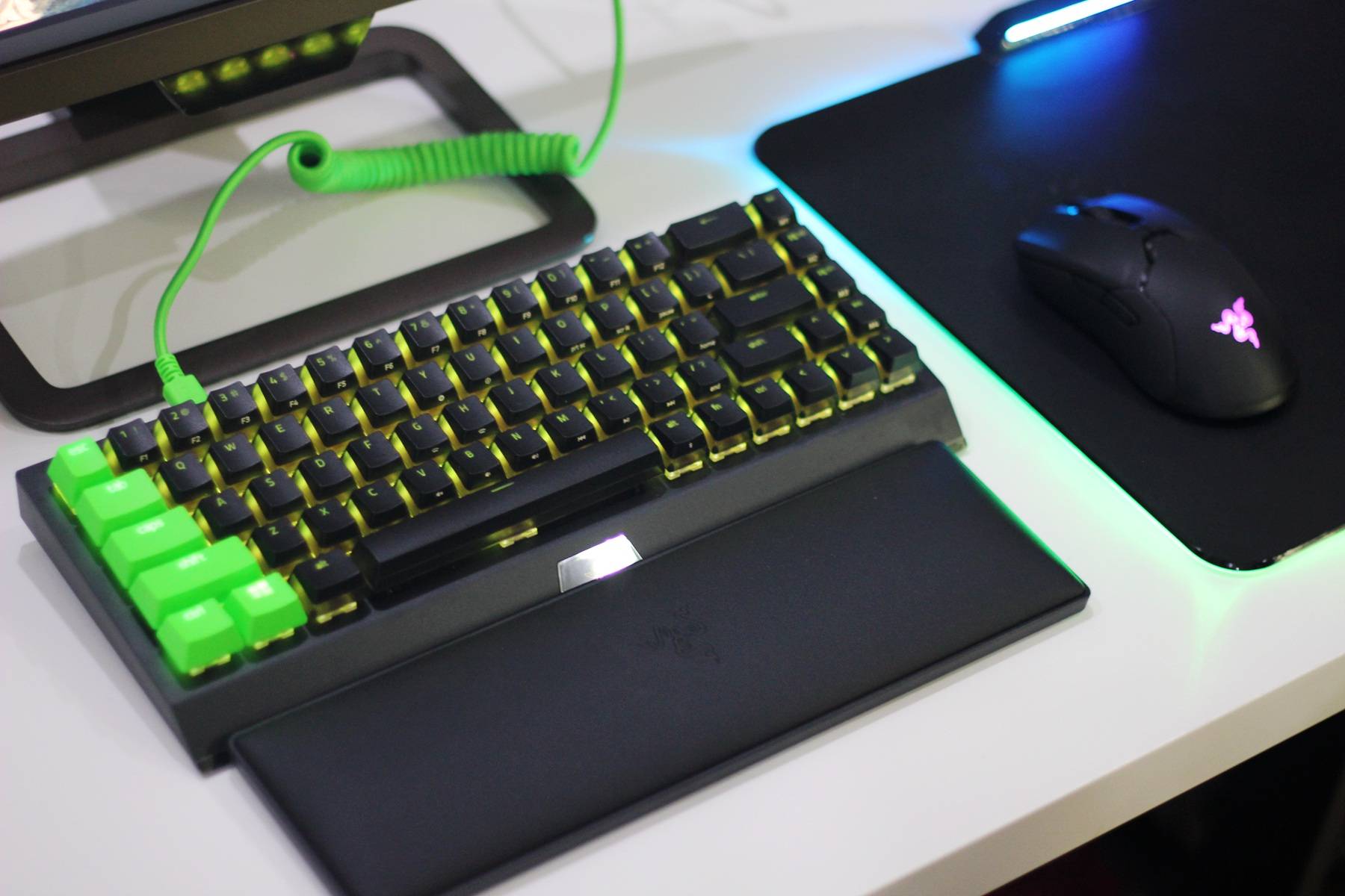 雷蛇键盘高级效果分享,雷蛇单手键盘改造