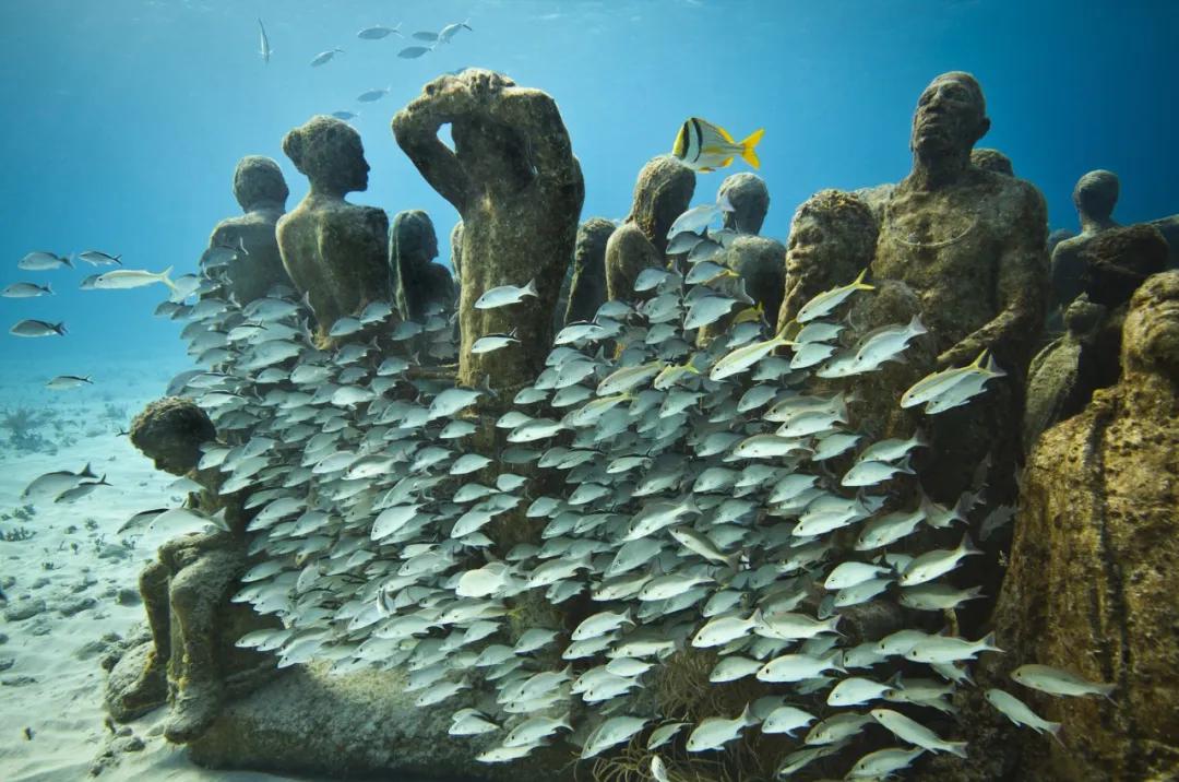 地球的雕塑,地球上的奇异建筑