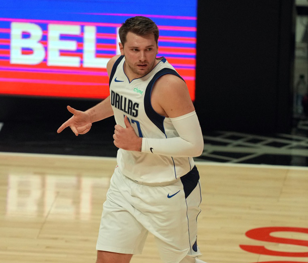 全面超越无死角碾压卢伟冰,东契奇能打碎詹姆斯纪录吗