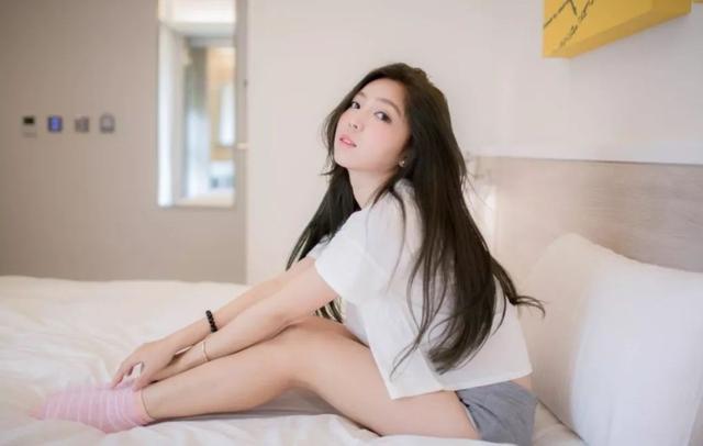 “脖子上的草莓印都不是一个人的”妻子一场同学集会，毁了婚姻