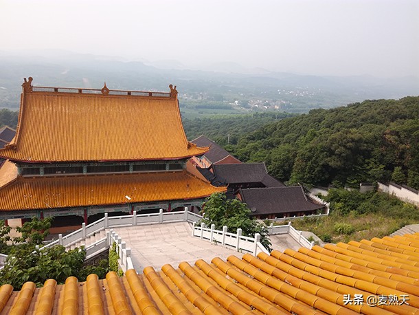 去偶遇朝气蓬勃的老年人,遇到一位很淳朴的老人