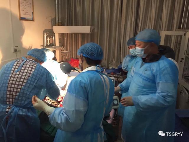 唐山援藏医疗队：一台产床上的剖宫产手术托起了藏族母女的生命