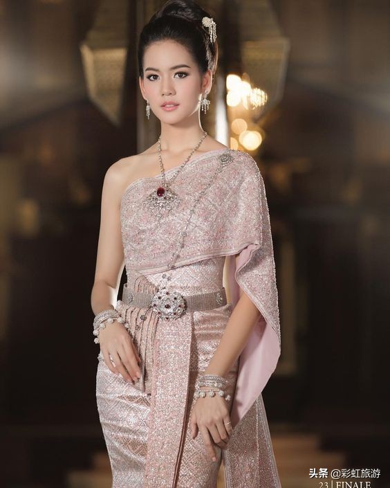 泰国的民族服装是怎么样的,泰国传统服装泰服